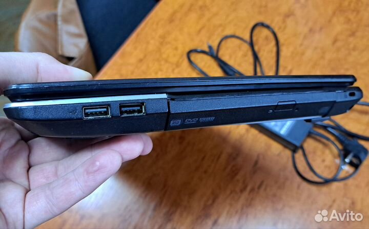 Ноутбук Acer E1-571G