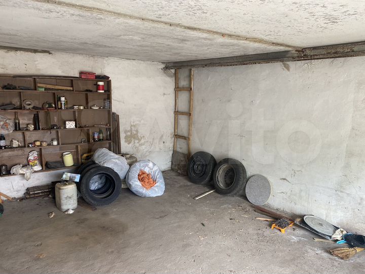 Гараж, > 30 м²