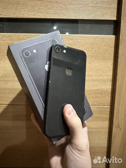 iPhone 8, 64 ГБ