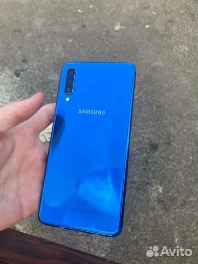 Телефон Samsung a7 2018