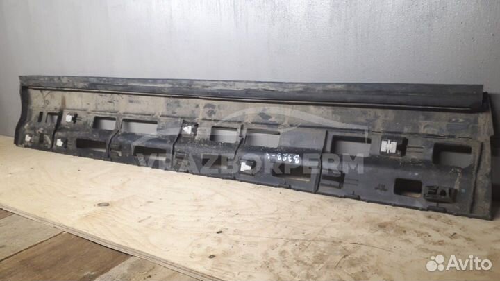 Накладка двери (молдинг) передн. прав. Porsche Cay