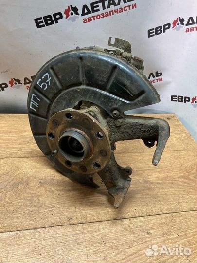 Кулак поворотный передний правый Octavia A5