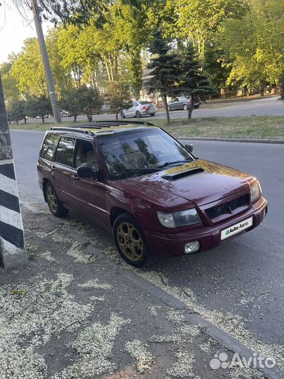 Subaru Forester 2.5 AT, 1997, битый, 300 000 км