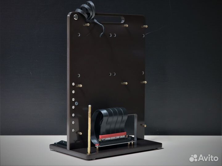 Открытый корпус для компьютера формата ATX