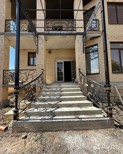 Кованые перила под ключ