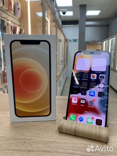 iPhone 12, 64 ГБ