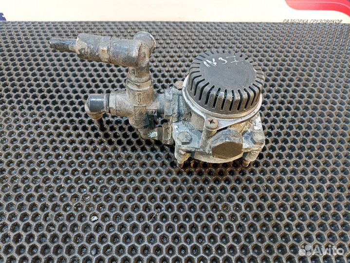 Клапан ускорительный