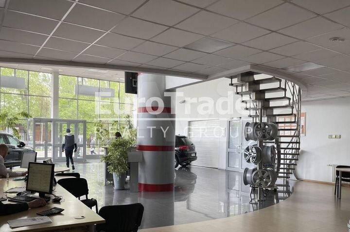 Сдам торговое помещение, 2333 м²