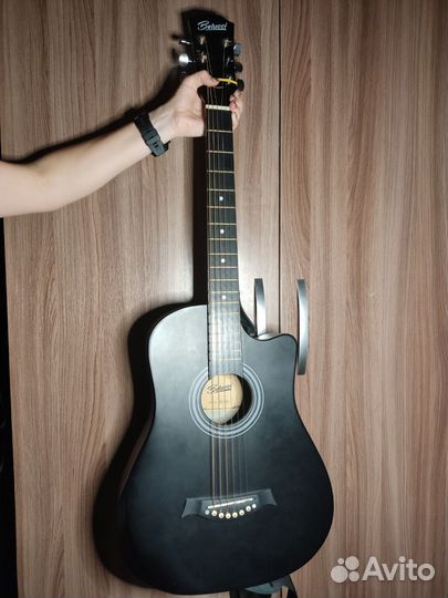 Акустическая гитара