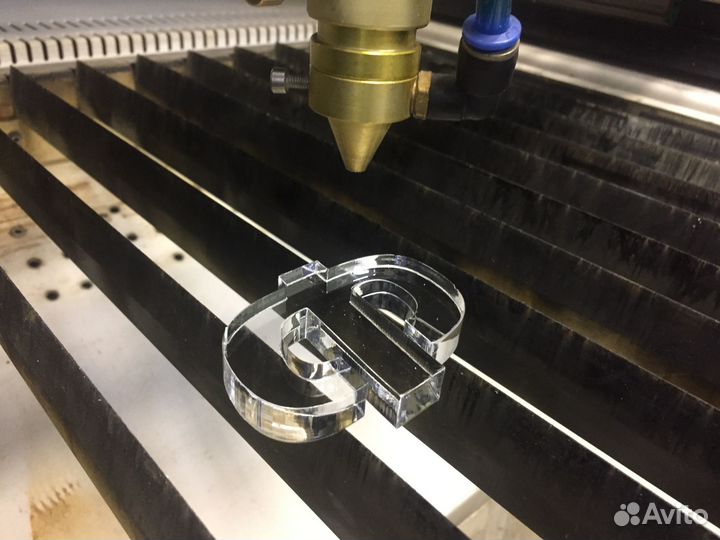 Лазерная резка акрил, оргстекло,пластик, металл