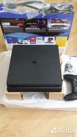 Sony PS4 Slim 1tb два джойстика, игры в подарок