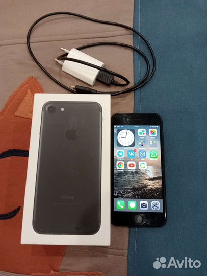 Телефон iPhone 7 black 128gb
