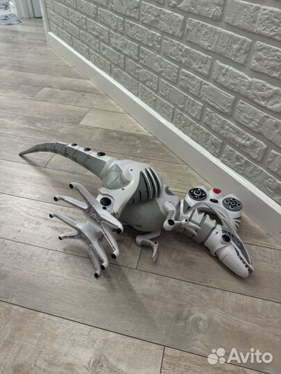 Робот WowWee Робораптор Х 8395