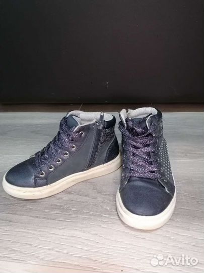 Обувь на девочкк