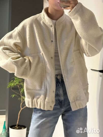 Бомбер куртка мягкая женская S молочный