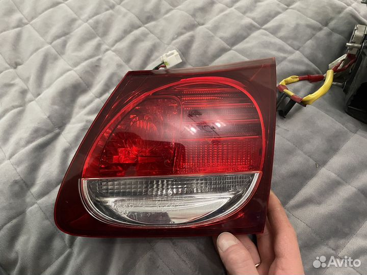Фонарь задний правый lexus gs 300