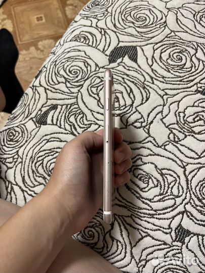 Телефон iPhone 7
