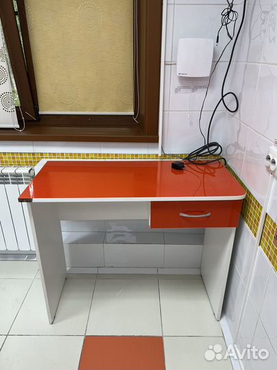 Стол