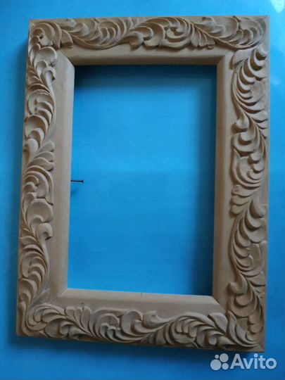 Рамка для фото резная деревянная
