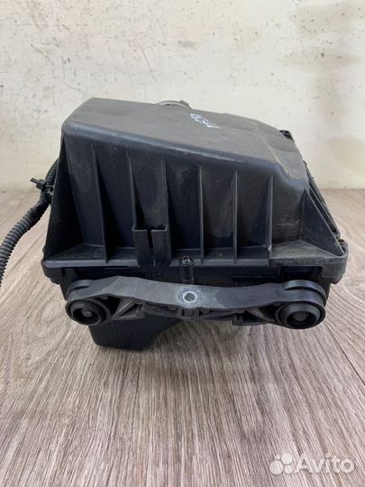 Корпус воздушного фильтра Opel Zafira B Z19DT