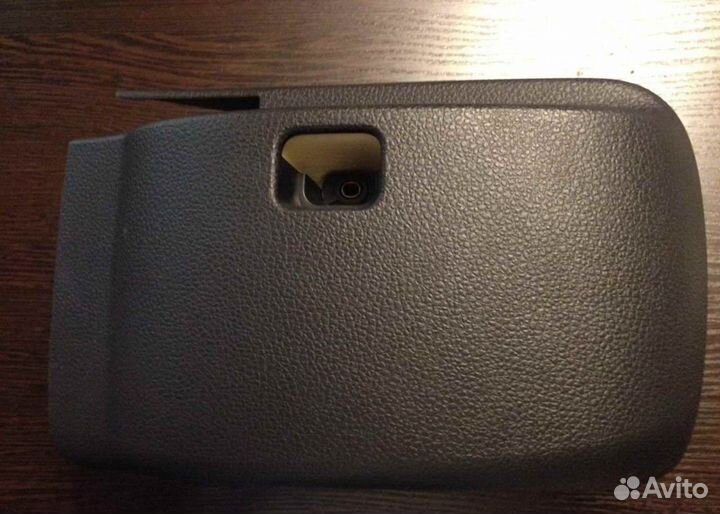 Светлый пластик салона Volkswagen Tiguan 2007-2016