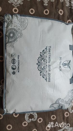 Пледы и покрывало