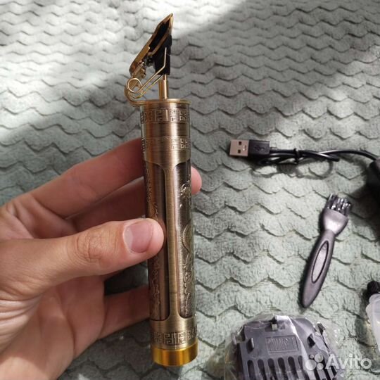 Триммер для усов и бороды