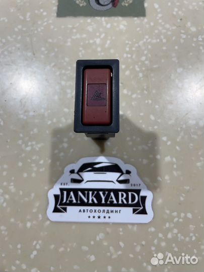 Кнопка аварийной сигнализации toyota Carina T170