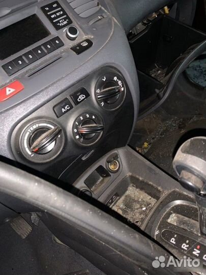 Блок управления отопителем Kia Rio 2 2010