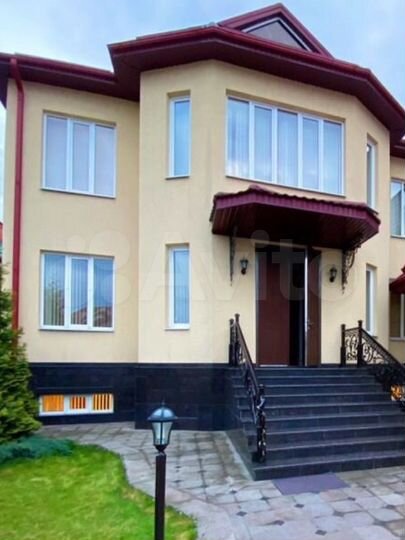 Дом 330 м² на участке 7,5 сот.
