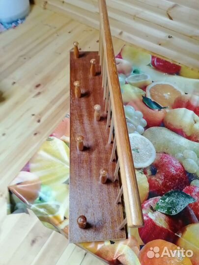 Вешалка деревянная семиколковая