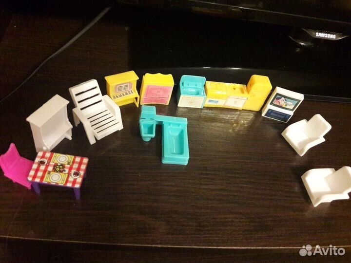 Мебель для кукольного домика