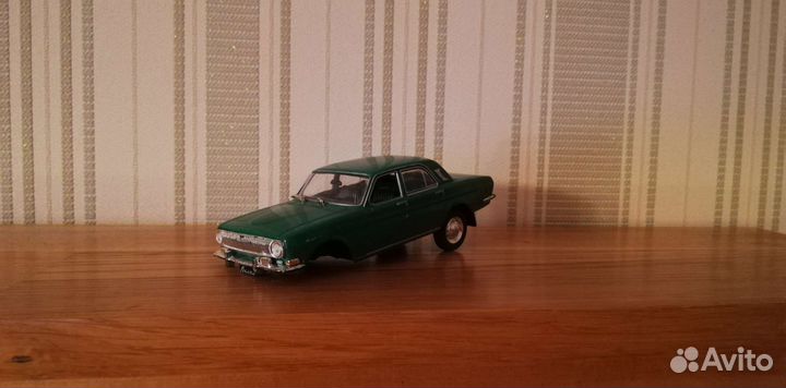 19) Коллекционные машинки в ассортименте