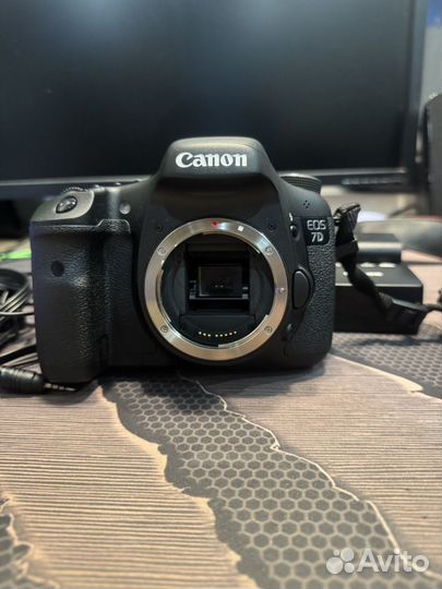 Фотоаппарат Canon EOS 7D