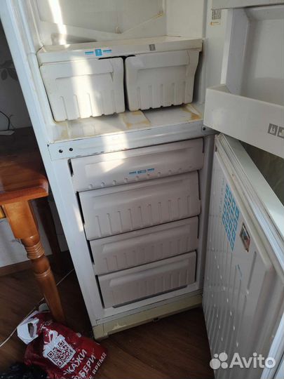 Продам холодильник stinol