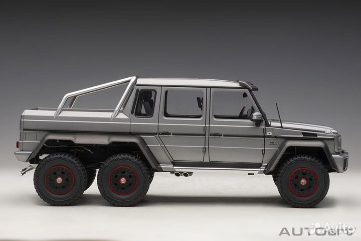 Mercedes-Benz G63 AMG 6x6 (76308) 1:18