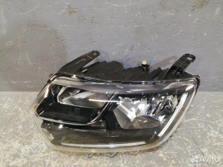 Фара левая передняя левая Renault Duster 2