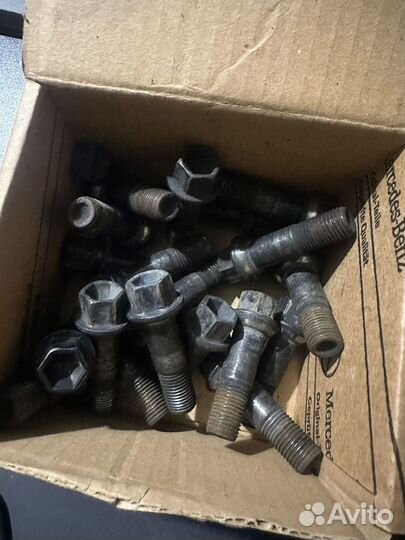 Болты колёс Mercedes Benz