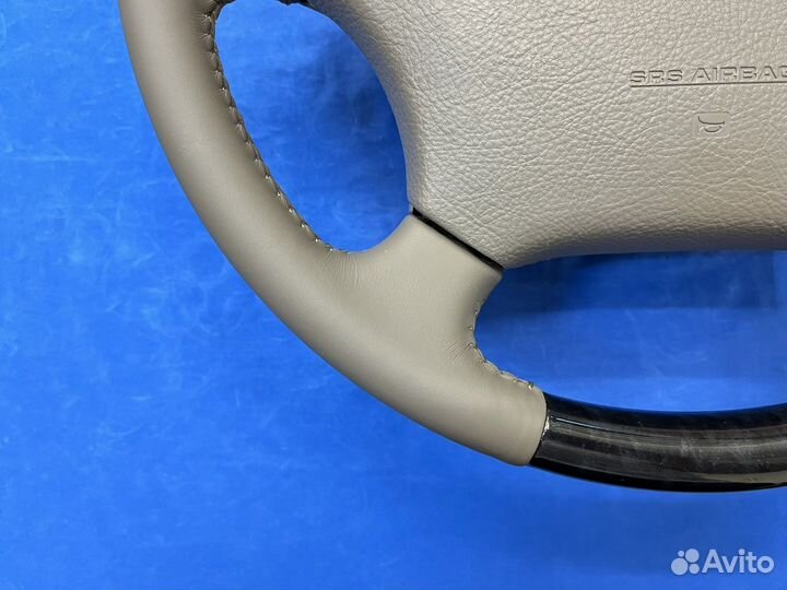 Оригинальный руль с косточкой Toyota Prado 120