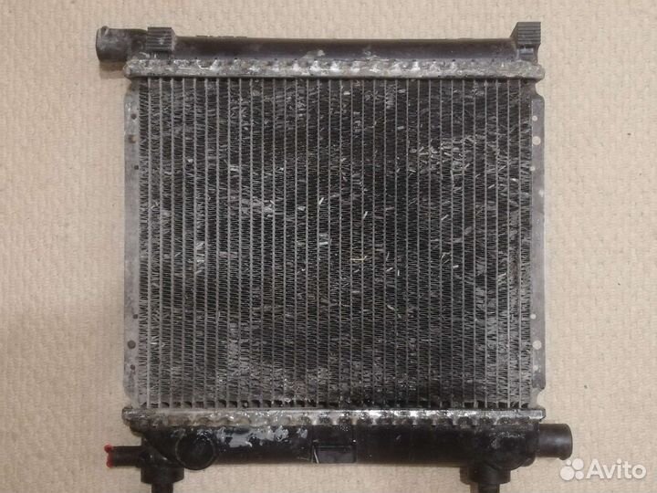 Радиатор Мерседес W210 C190 82-93г
