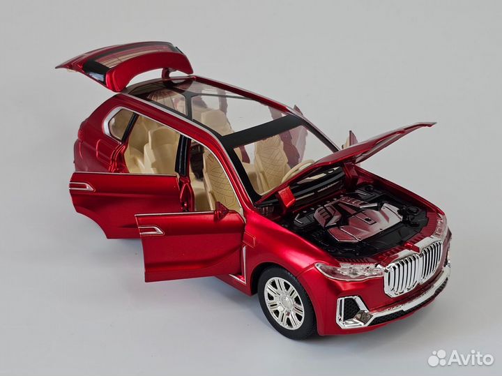 Модель машины BMW X7 красный 1:24