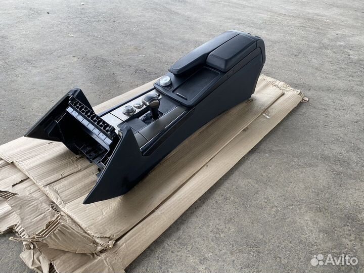 Центральная консоль Mercedes W212 AMG E63