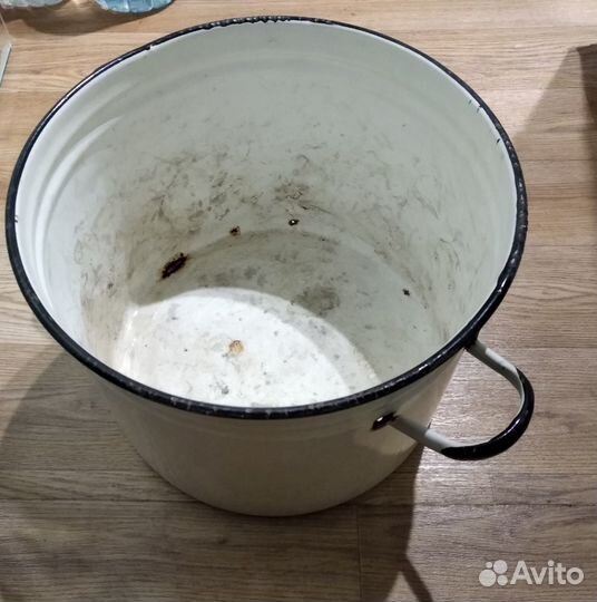 Кастрюля эмалированная