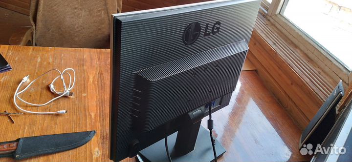 Монитор LG flatron L1919s