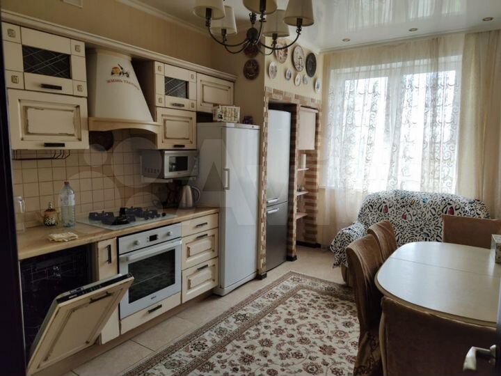 2-к. квартира, 75 м², 3/10 эт.
