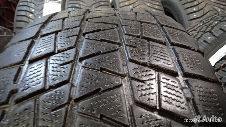 Bridgestone Blizzak DM-V1 245/65 R17 105R