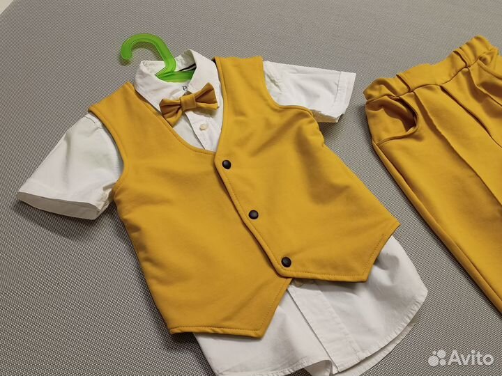 Костюм праздничный: жилетка, брюки, бабочка