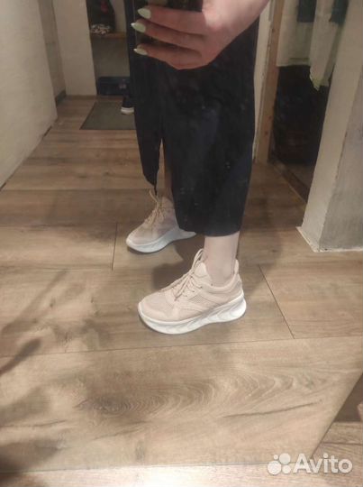 Кроссовки женские 36 размер