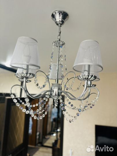 Люстра с абажуром