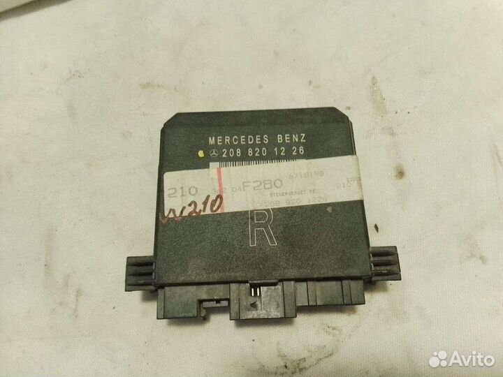 Блок управления дверью правый Mercedes-Benz W210